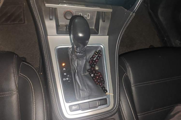 Used MG 6 2017 20T Automatic Luxury Smart Connect Version China V Standard Gear Lever