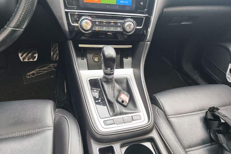 Used MG 6 2017 20T Automatic Luxury Smart Connect Version China V Standard Gear Lever