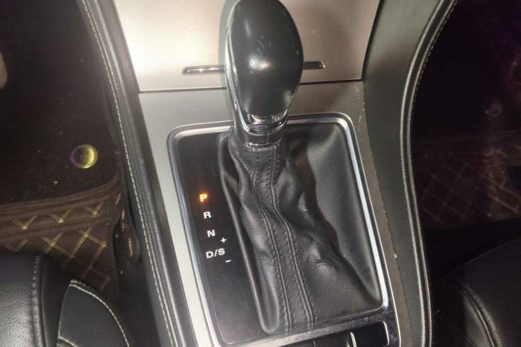 Used MG 6 2017 20T Automatic Luxury Smart Connect Version China V Standard Gear Lever