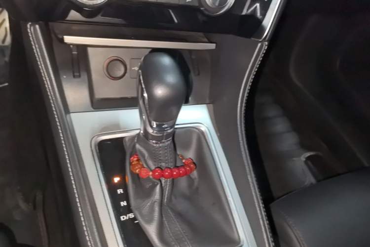 Used MG 6 2017 20T Automatic Luxury Smart Connect Version China V Standard Gear Lever