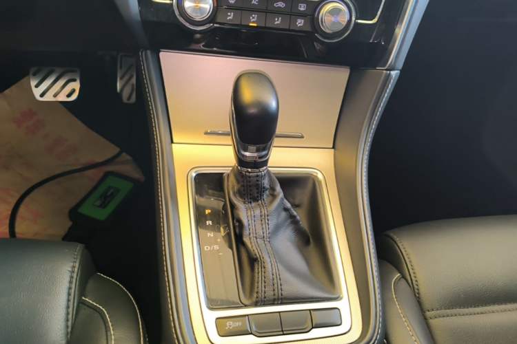 Used MG 6 2017 20T Automatic Luxury Smart Connect Version China V Standard Gear Lever