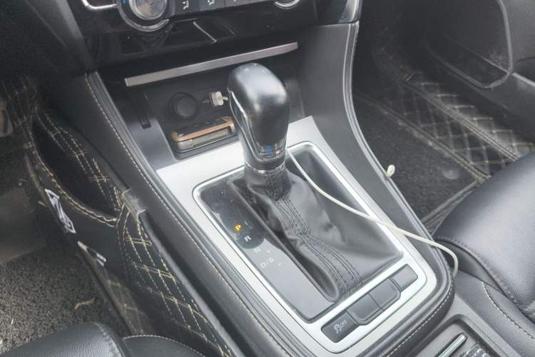 Used MG 6 2017 20T Automatic Luxury Smart Connect Version China V Standard Gear Lever