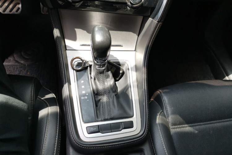 Used MG 6 2017 20T Automatic Luxury Smart Connect Version China V Standard Gear Lever