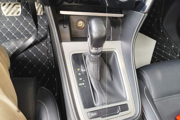 Used MG 6 2017 20T Automatic Luxury Smart Connect Version China V Standard Gear Lever