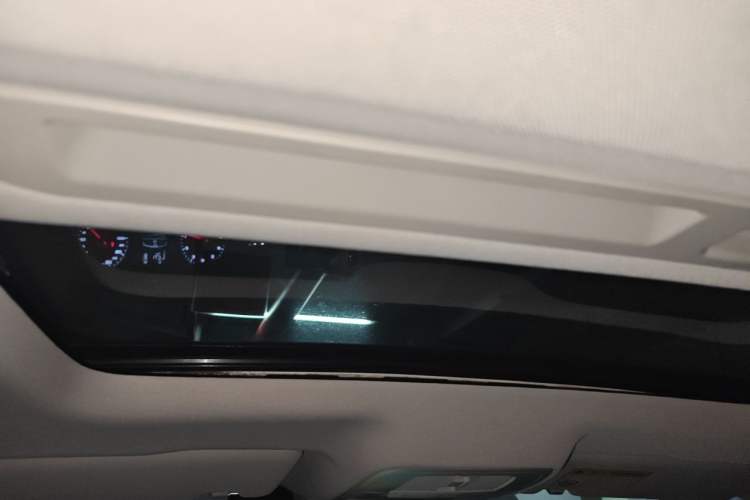 Used MG 6 2017 20T Manual Luxury Smart Connect Version China V Standard Headliner
