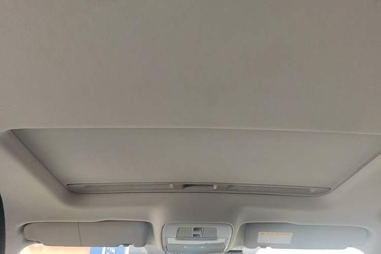 Used MG 6 2017 20T Manual Luxury Smart Connect Version China V Standard Headliner