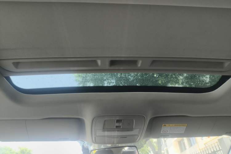 Used MG 6 2017 20T Manual Luxury Smart Connect Version China V Standard Headliner