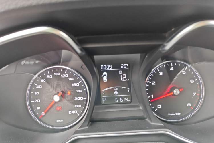 Used MG 6 2017 20T Automatic Luxury Smart Connect Version China V Standard Instrument Cluster
