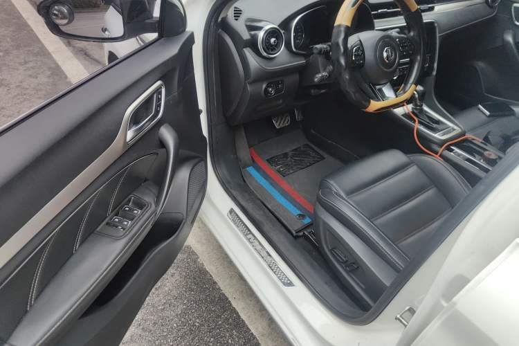 Used MG 6 2017 20T Automatic Luxury Smart Connect Version China V Standard Interior 3