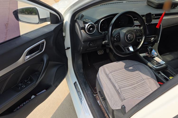 Used MG 6 2017 20T Automatic Luxury Smart Connect Version China V Standard Interior 3