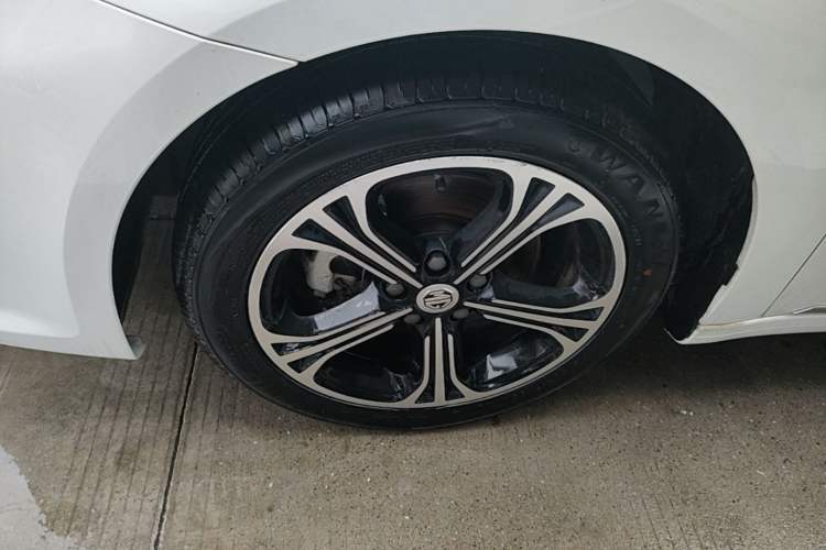 Used MG 6 2017 20T Automatic Luxury Smart Connect Version China V Standard Left Front Wheel Hub