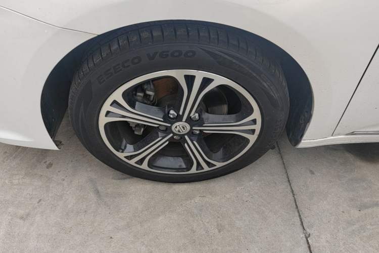 Used MG 6 2017 20T Manual Luxury Smart Connect Version China V Standard Left Front Wheel Hub