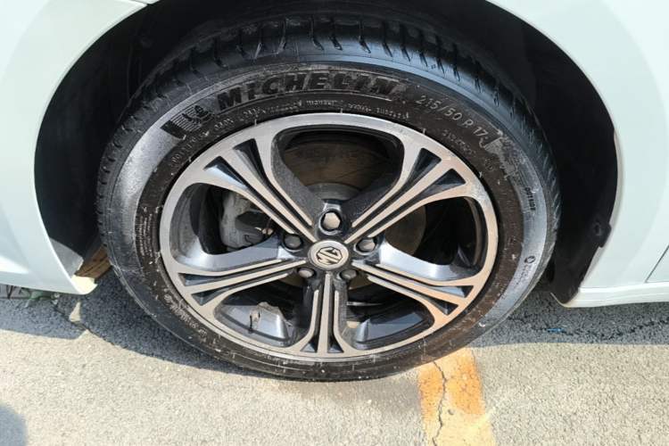 Used MG 6 2017 20T Automatic Luxury Smart Connect Version China V Standard Left Front Wheel Hub