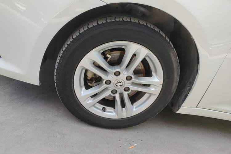 Used MG 6 2017 20T Automatic Elite Smart Connect Version China V Standard Left Front Wheel Hub