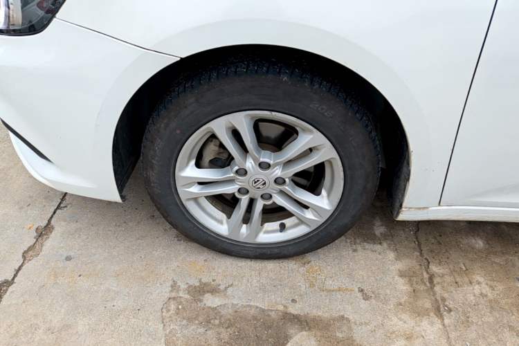 Used MG 6 2017 20T Automatic Elite Smart Connect Version China V Standard Left Front Wheel Hub