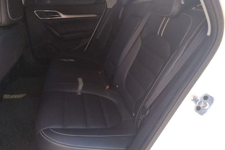 Used MG 6 2017 20T Manual Luxury Smart Connect Version China V Standard Left Rear Seat
