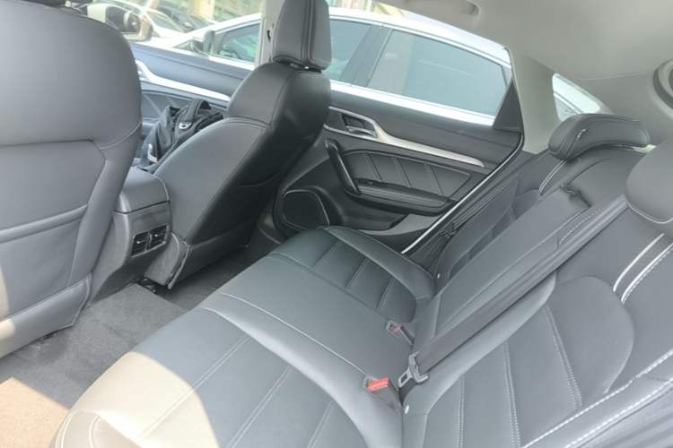 Used MG 6 2017 20T Automatic Luxury Smart Connect Version China V Standard Left Rear Seat