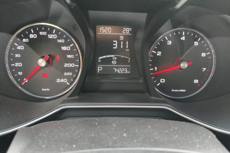 Used MG 6 2017 20T Automatic Elite Smart Connect Version China V Standard Odometer Close Up