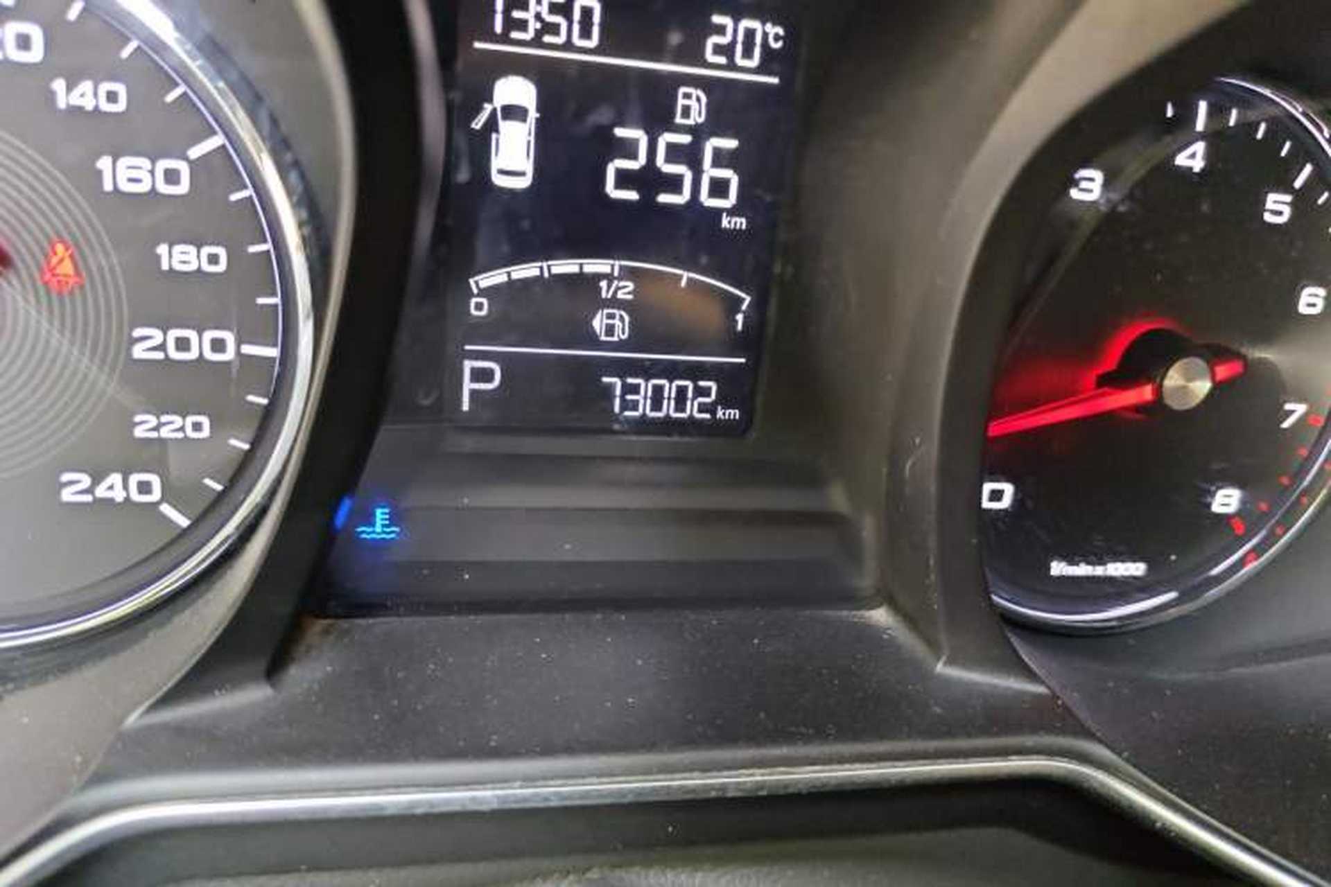 Used MG 6 2017 20T Automatic Elite Smart Connect Version China V Standard Odometer Close Up
