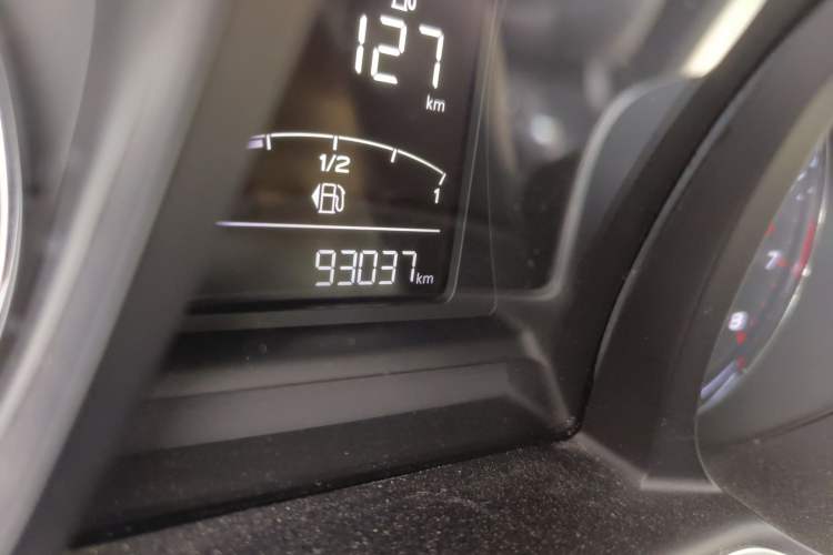 Used MG 6 2017 20T Manual Luxury Smart Connect Version China V Standard Odometer Close Up
