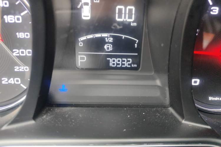 Used MG 6 2017 20T Automatic Luxury Smart Connect Version China V Standard Odometer Close Up