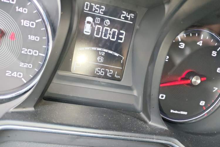 Used MG 6 2017 20T Automatic Luxury Smart Connect Version China V Standard Odometer Close Up
