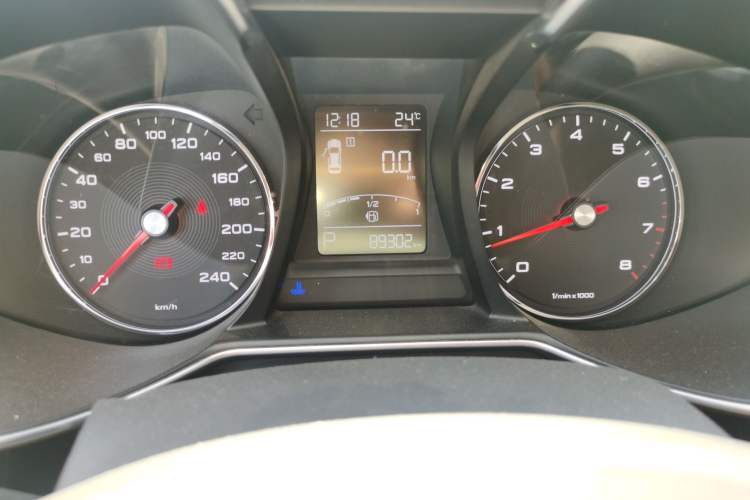 Used MG 6 2017 20T Automatic Elite Smart Connect Version China V Standard Odometer Close Up