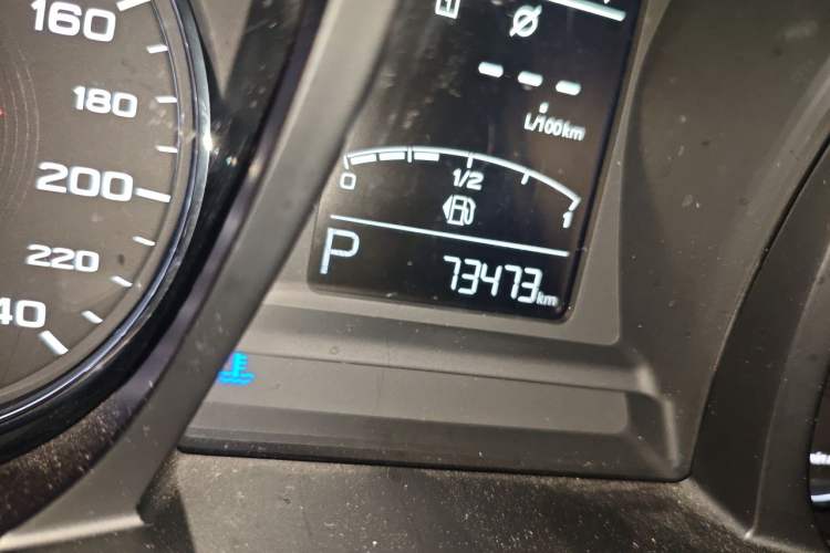 Used MG 6 2017 20T Automatic Luxury Smart Connect Version China V Standard Odometer Close Up