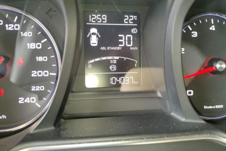 Used MG 6 2017 20T Automatic Luxury Smart Connect Version China V Standard Odometer Close Up