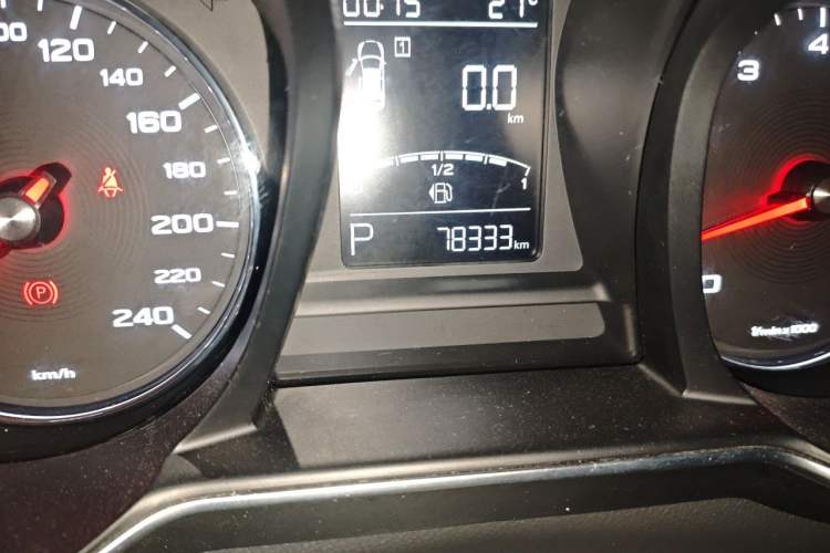 Used MG 6 2017 20T Automatic Luxury Smart Connect Version China V Standard Odometer Close Up