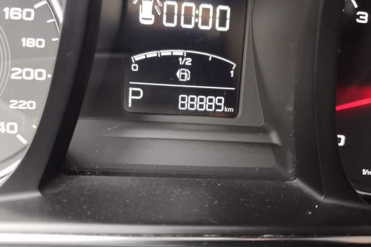 Used MG 6 2017 20T Automatic Luxury Smart Connect Version China V Standard Odometer Close Up