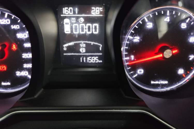 Used MG 6 2017 20T Manual Luxury Smart Connect Version China V Standard Odometer Close Up