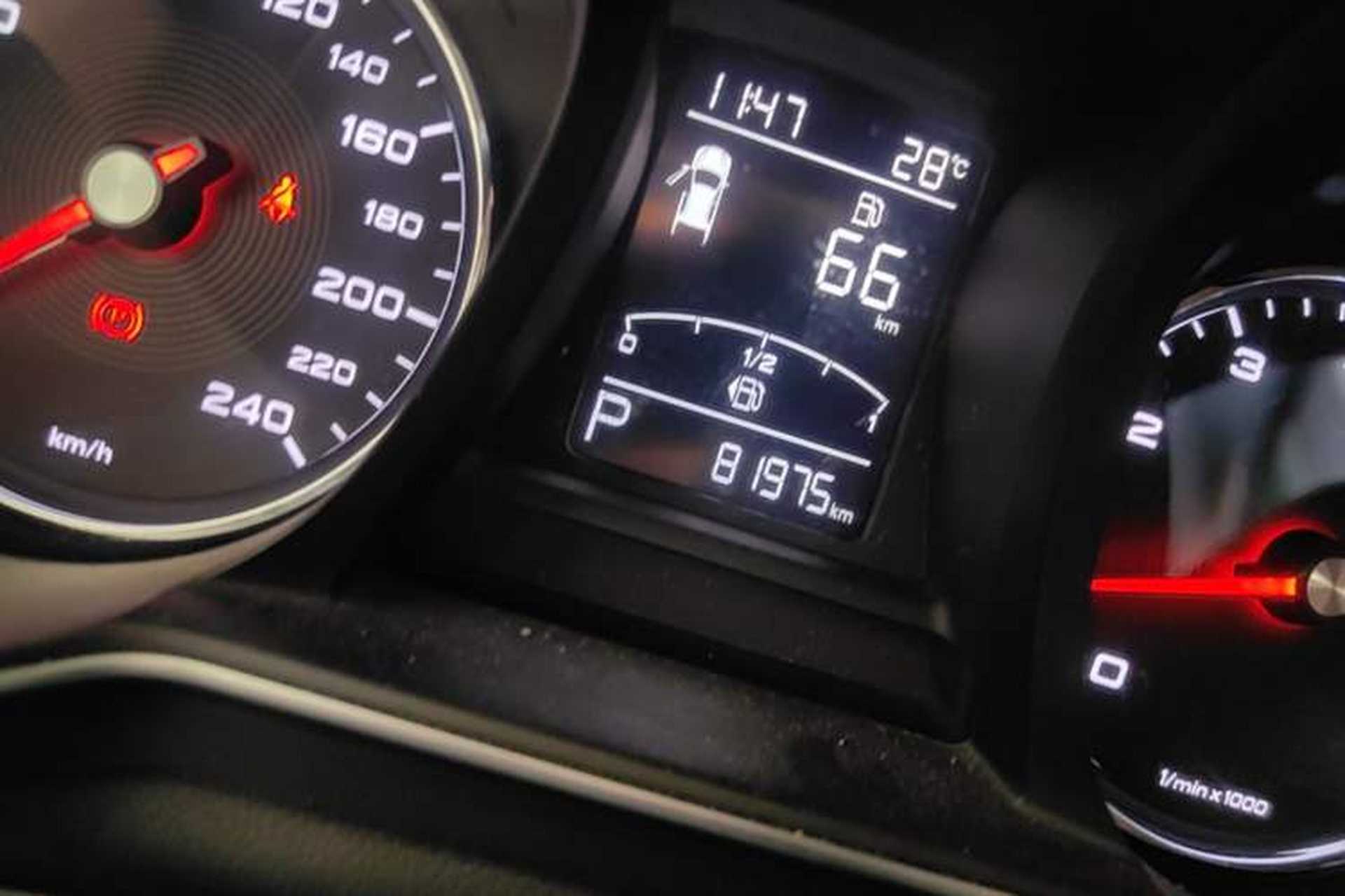 Used MG 6 2017 20T Automatic Elite Smart Connect Version China V Standard Odometer Close Up