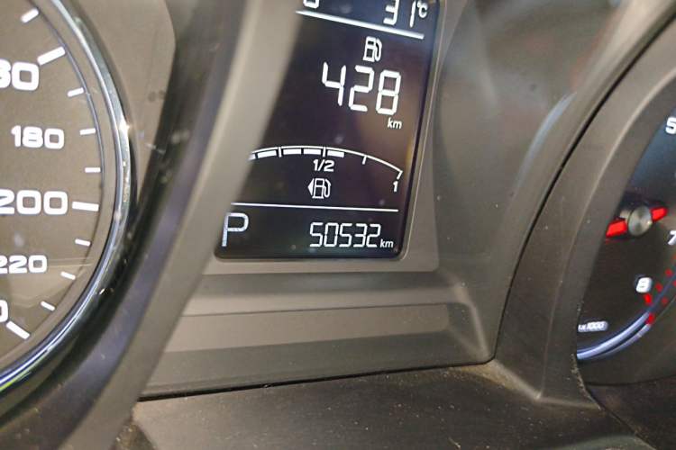 Used MG 6 2017 20T Automatic Luxury Smart Connect Version China V Standard Odometer Close Up