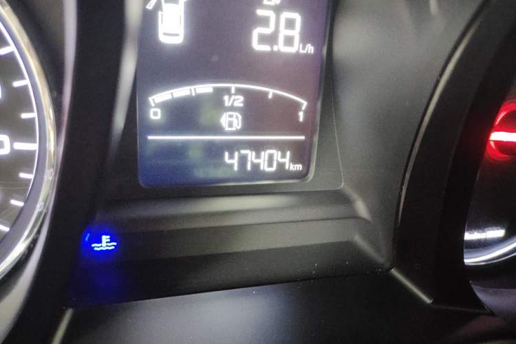 Used MG 6 2017 20T Manual Luxury Smart Connect Version China V Standard Odometer Close Up