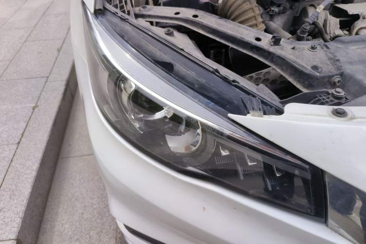 Used MG 6 2017 20T Manual Luxury Smart Connect Version China V Standard Right Front Headlight