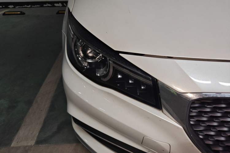 Used MG 6 2017 20T Manual Luxury Smart Connect Version China V Standard Right Front Headlight