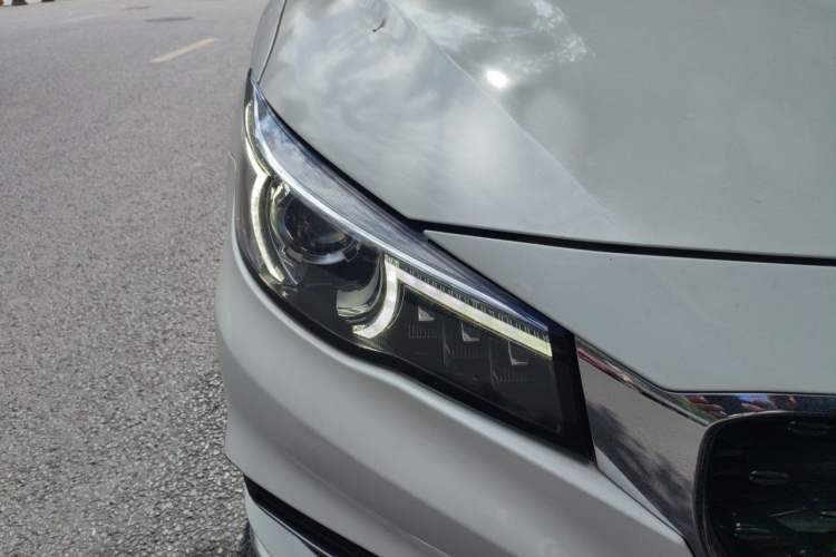 Used MG 6 2017 20T Automatic Trophy Prestige Internet Edition China V Standard Right Front Headlight