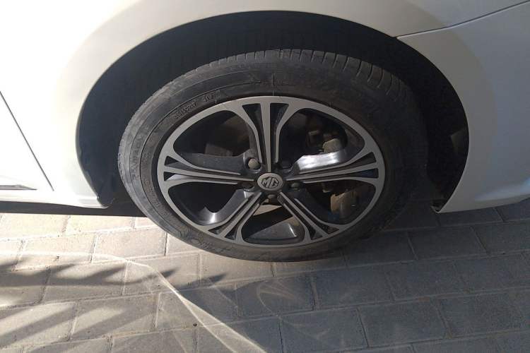 Used MG 6 2017 20T Manual Luxury Smart Connect Version China V Standard Right Front Wheel Hub