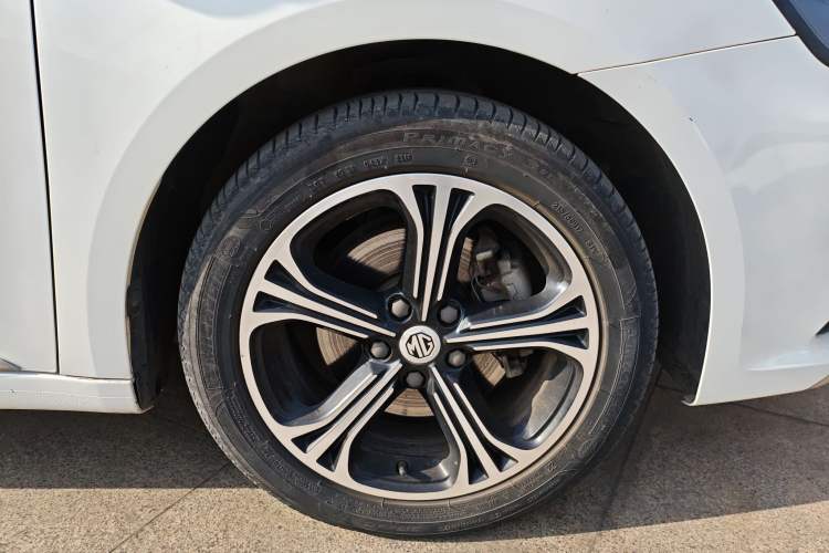 Used MG 6 2017 20T Manual Luxury Smart Connect Version China V Standard Right Front Wheel Hub