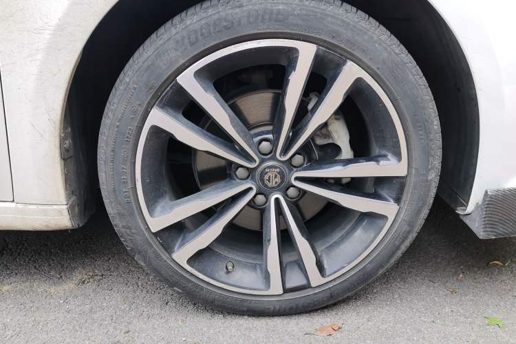 Used MG 6 2017 20T Automatic Trophy Prestige Internet Edition China V Standard Right Front Wheel Hub