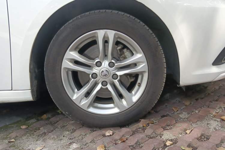 Used MG 6 2017 20T Automatic Elite Smart Connect Version China V Standard Right Front Wheel Hub