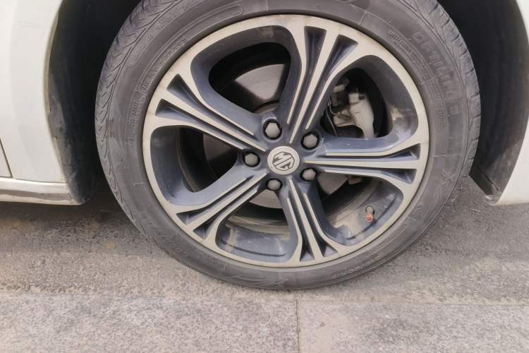 Used MG 6 2017 20T Manual Luxury Smart Connect Version China V Standard Right Front Wheel Hub