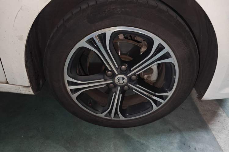 Used MG 6 2017 20T Manual Luxury Smart Connect Version China V Standard Right Front Wheel Hub