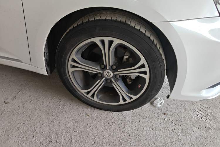 Used MG 6 2017 20T Manual Luxury Smart Connect Version China V Standard Right Front Wheel Hub