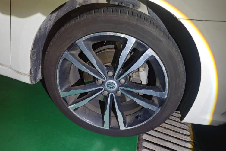 Used MG 6 2017 20T Automatic Trophy Prestige Internet Edition China V Standard Right Front Wheel Hub