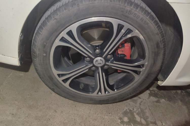 Used MG 6 2017 20T Automatic Luxury Smart Connect Version China V Standard Right Front Wheel Hub