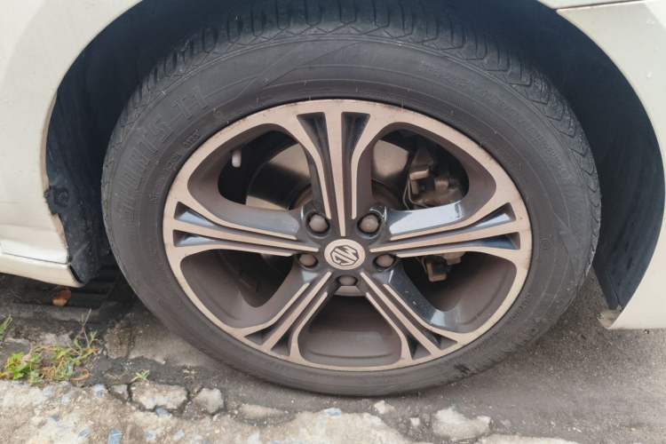 Used MG 6 2017 20T Automatic Luxury Smart Connect Version China V Standard Right Front Wheel Hub