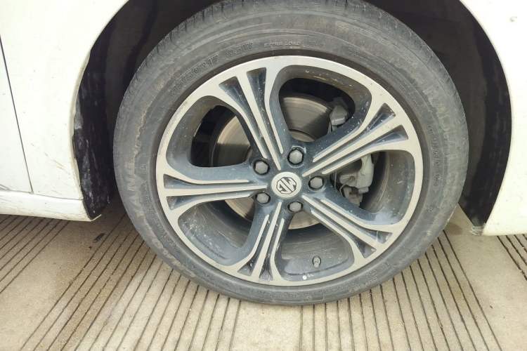 Used MG 6 2017 20T Automatic Luxury Smart Connect Version China V Standard Right Front Wheel Hub