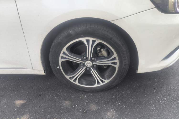 Used MG 6 2017 20T Manual Luxury Smart Connect Version China V Standard Right Front Wheel Hub